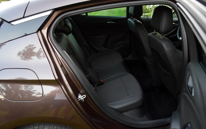 Opel Astra cena 46900 przebieg: 184300, rok produkcji 2016 z Góra małe 172